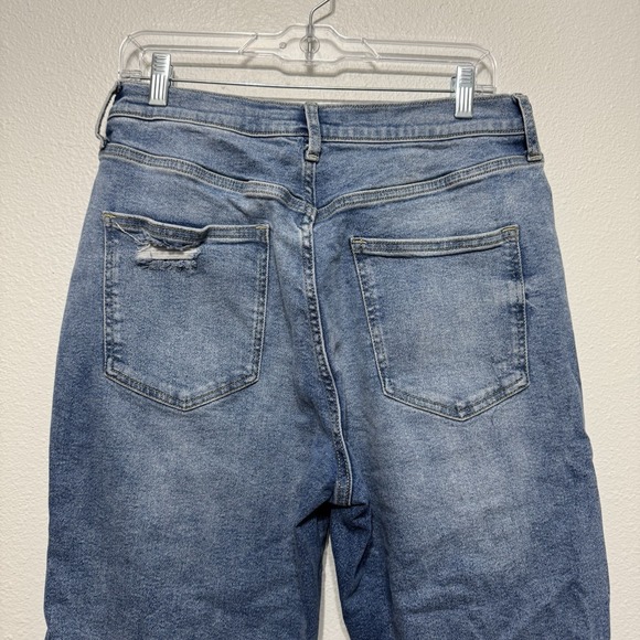 Arizona Light Wash Blue Jean Denim Distressed Mom Jeans Womens Size 15 Straight - Picture 5 of 8